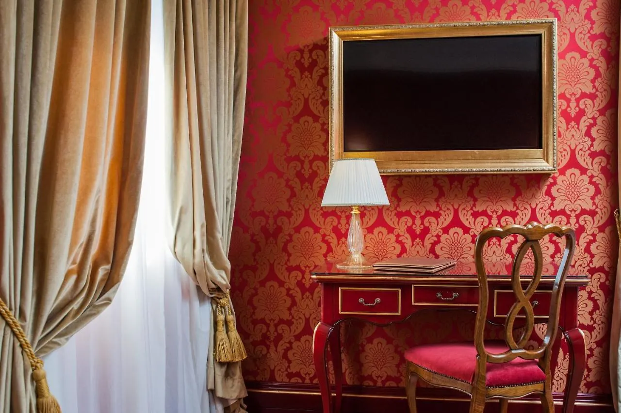 Hotel Ai Reali - Small Luxury Hotels Of The World Venice 4*,  Italy