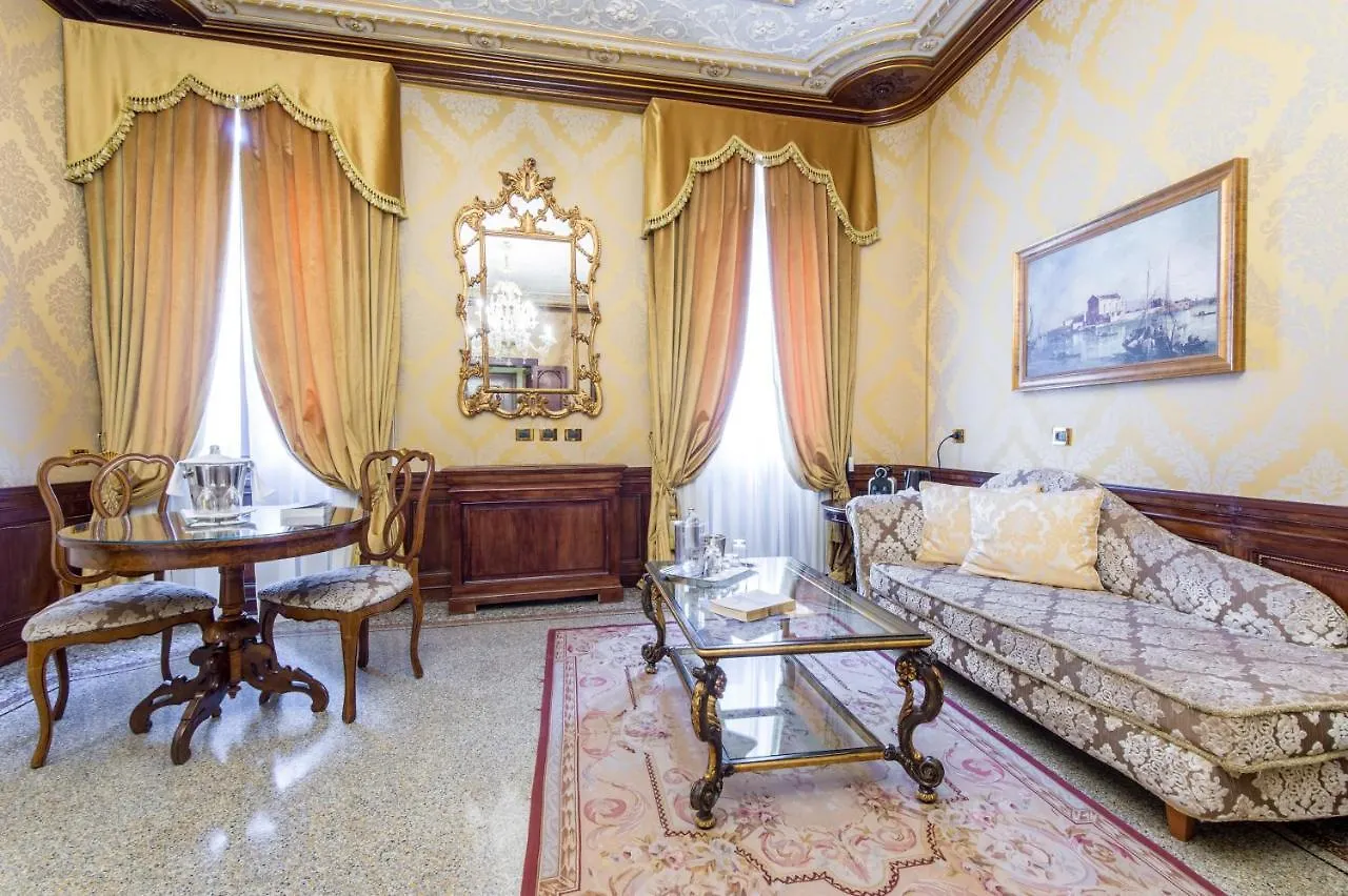 Hotel Ai Reali - Small Luxury Hotels Of The World Venice 4*,