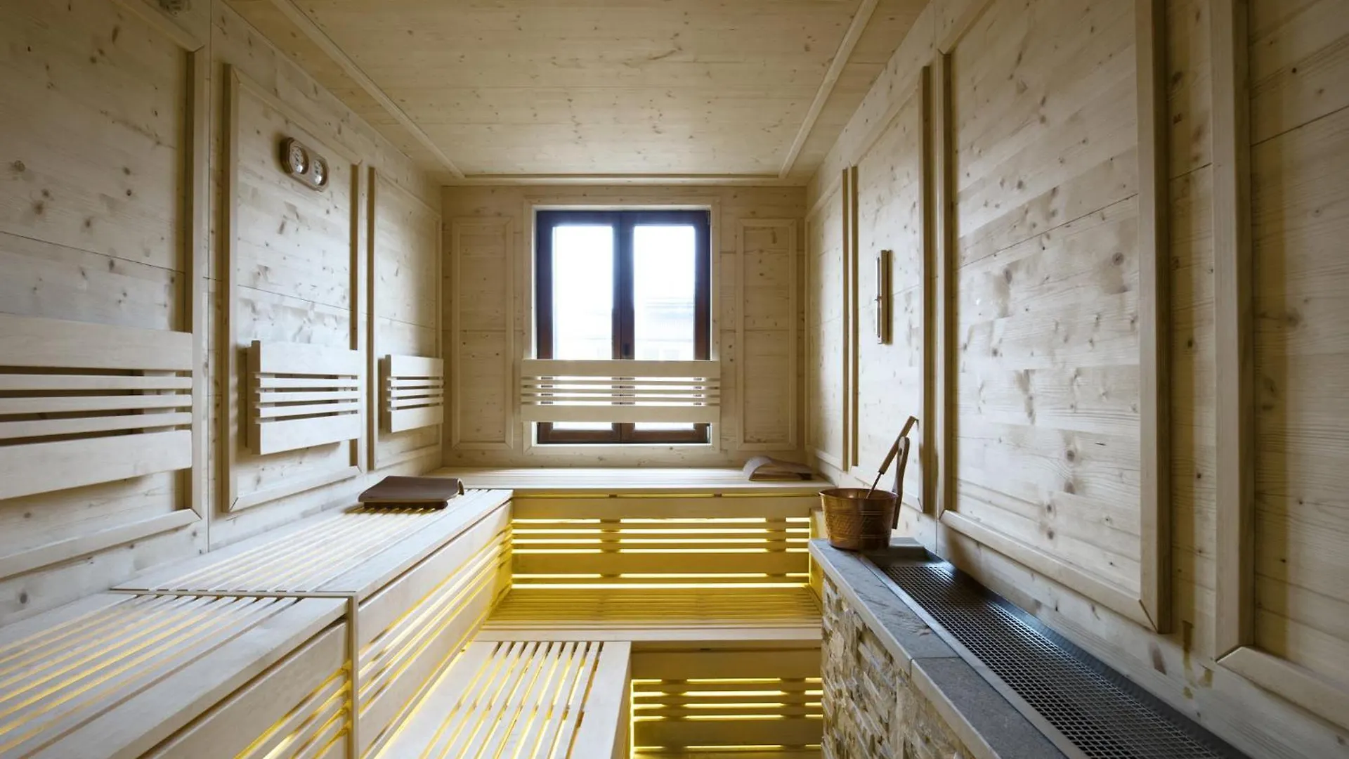 Hotel Ai Reali - Small Luxury Hotels Of The World Venice 4*,  Italy