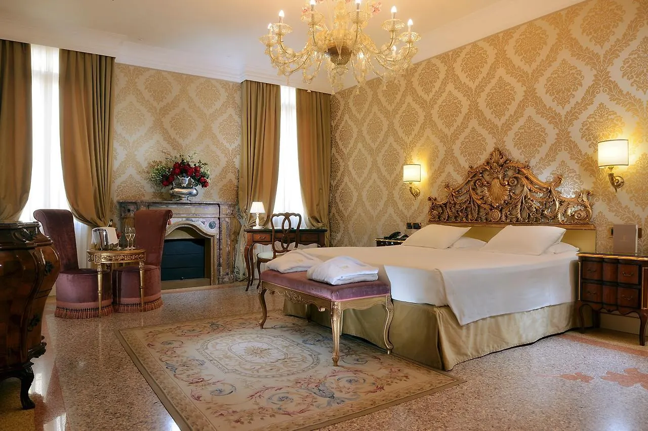 Hotel Ai Reali - Small Luxury Hotels Of The World Venedik